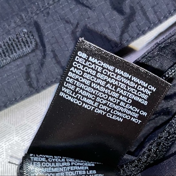 The North Face Venture 2 Jacket Black - Picture 9 of 13